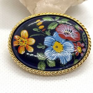 Vintage‎ Black Floral Cameo Style Transferred Floral Design Pin Brooch Gold Tone